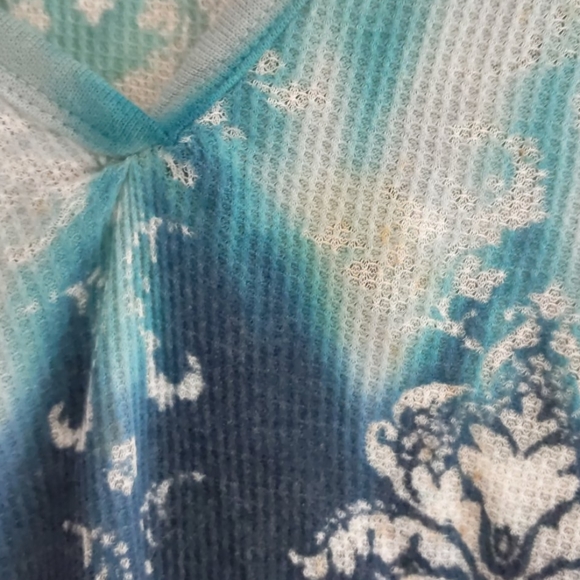 Unique Navy and teal top - Picture 3 of 4